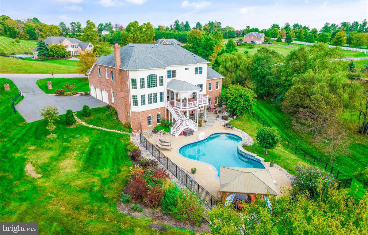 40859 Beechnut Road Leesburg, VA 20175 - Photo 7 of 81 Backyard and pool