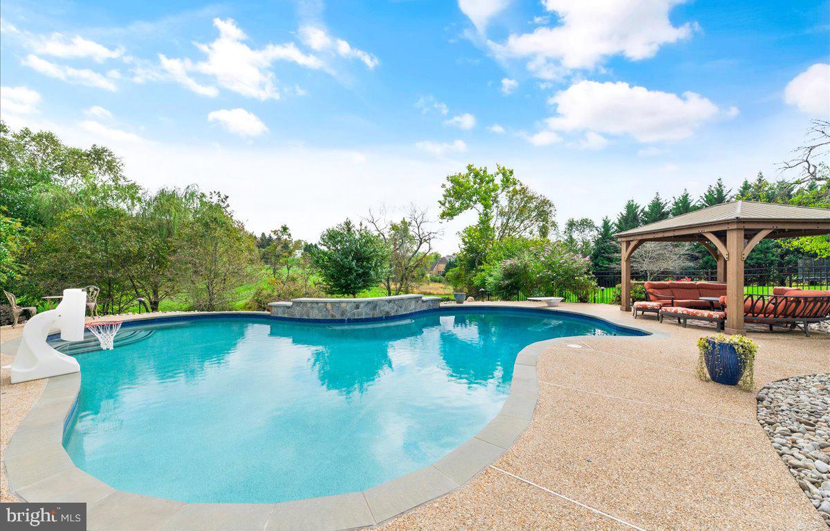 40859 Beechnut Road Leesburg, VA 20175 - Photo 61 of 81 Patio and Pool area - Fully fenced