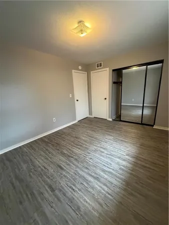 $1,125,000 | 8208 Chas Circle, Pleasant Valley, MO 64068