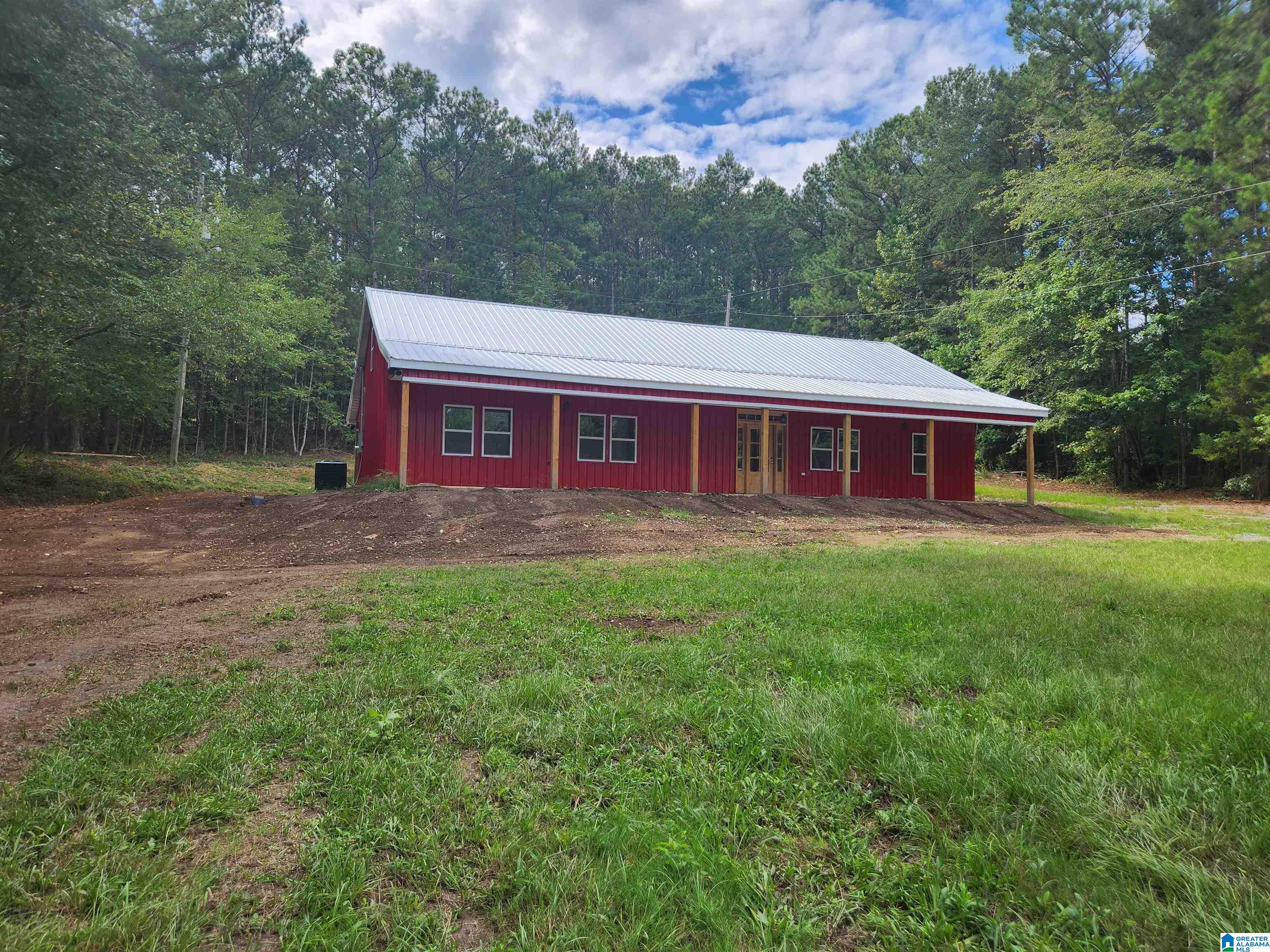 165 Linger Lane Talladega, AL 35160 - Photo 2 of 10