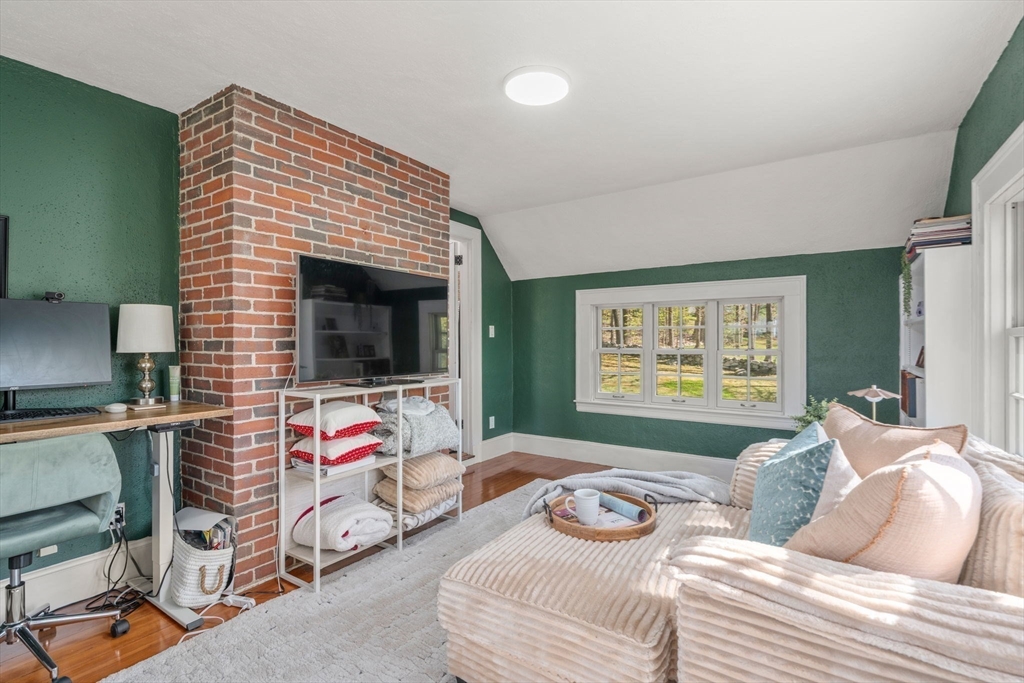 47 Indian Head Road Framingham, MA 01701 - Photo 21 of 36