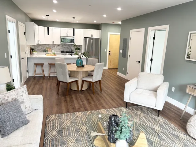 $619,000 | 1391 Main Street, Unit 306, Walpole, MA 02081