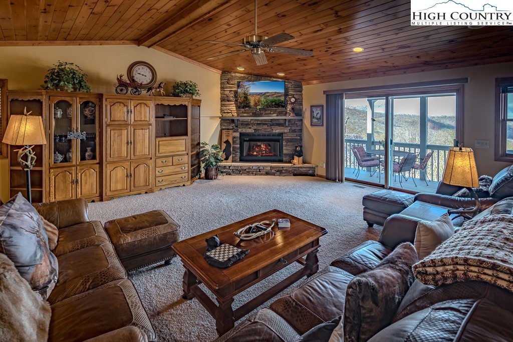 112 North Pinnacle Ridge Road Beech Mountain, NC 28604 - Photo 6 of 37