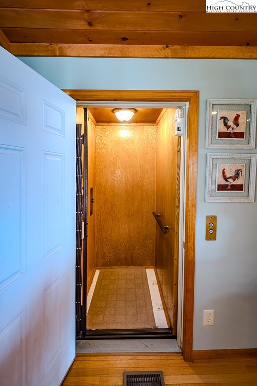 112 North Pinnacle Ridge Road Beech Mountain, NC 28604 - Photo 8 of 37