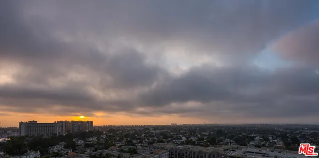 $8,000 | 13700 Marina Pointe Drive, Unit 1423, Marina del Rey, CA 90292