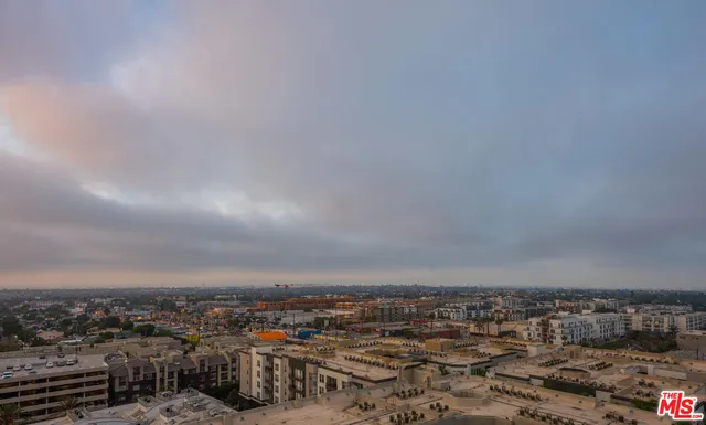 $8,000 | 13700 Marina Pointe Drive, Unit 1423, Marina del Rey, CA 90292