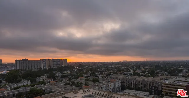 $8,000 | 13700 Marina Pointe Drive, Unit 1423, Marina del Rey, CA 90292