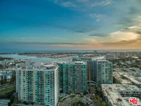 $8,000 | 13700 Marina Pointe Drive, Unit 1423, Marina del Rey, CA 90292