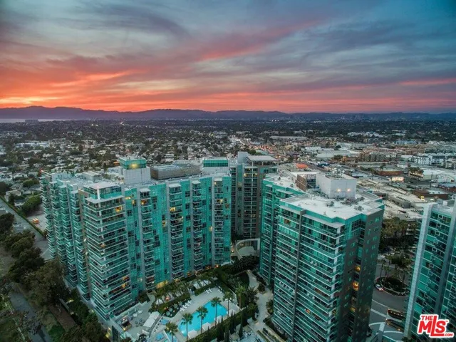 $8,000 | 13700 Marina Pointe Drive, Unit 1423, Marina del Rey, CA 90292