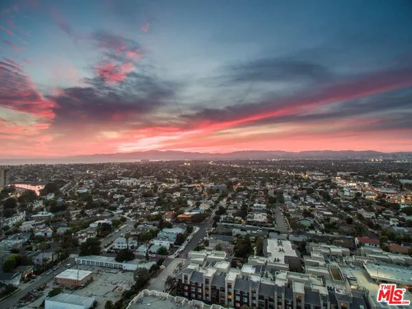 $8,000 | 13700 Marina Pointe Drive, Unit 1423, Marina del Rey, CA 90292