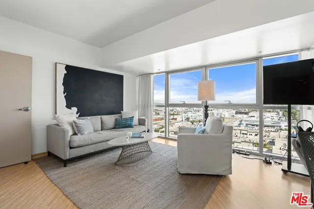 $8,000 | 13700 Marina Pointe Drive, Unit 1423, Marina del Rey, CA 90292