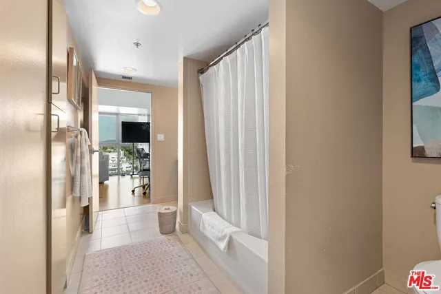 $8,000 | 13700 Marina Pointe Drive, Unit 1423, Marina del Rey, CA 90292