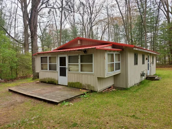 $94,900 | 2958 Lone Pine Road, Farwell, MI 48622