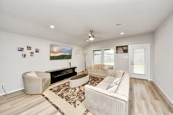 $2,300 | 18819 Allendale Forest Drive, Richmond, TX 77407