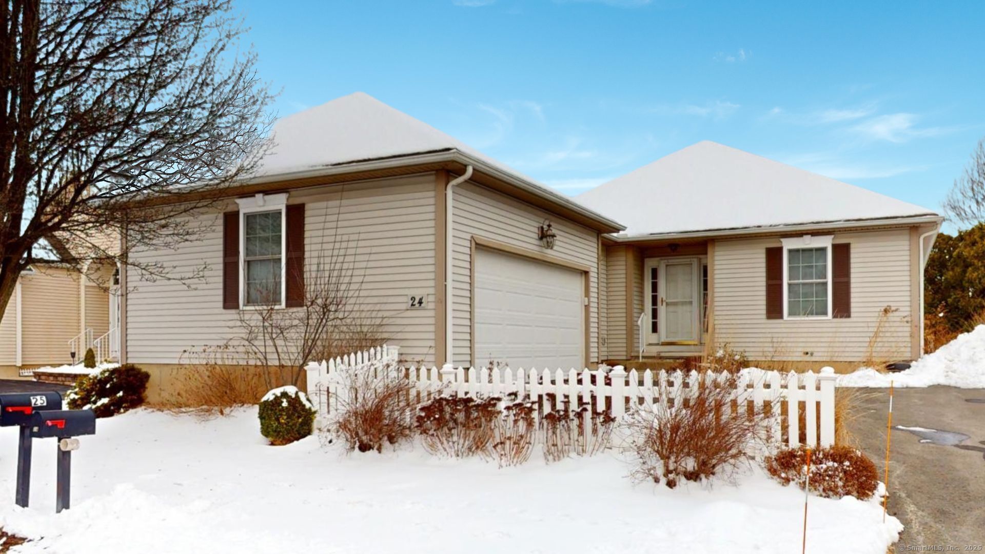24 Ross Way, Unit 24 Windsor Locks, CT 06096 - Photo 1 of 1 Gallery Image 1