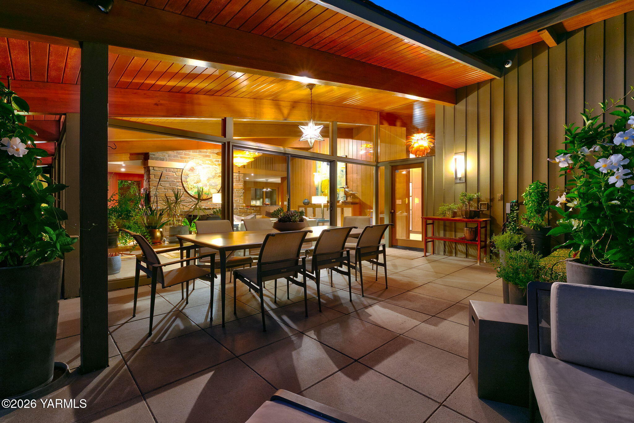 5210 Bitterroot Way Yakima, WA 98908 - Photo 50 of 57 49. Dusk Dining