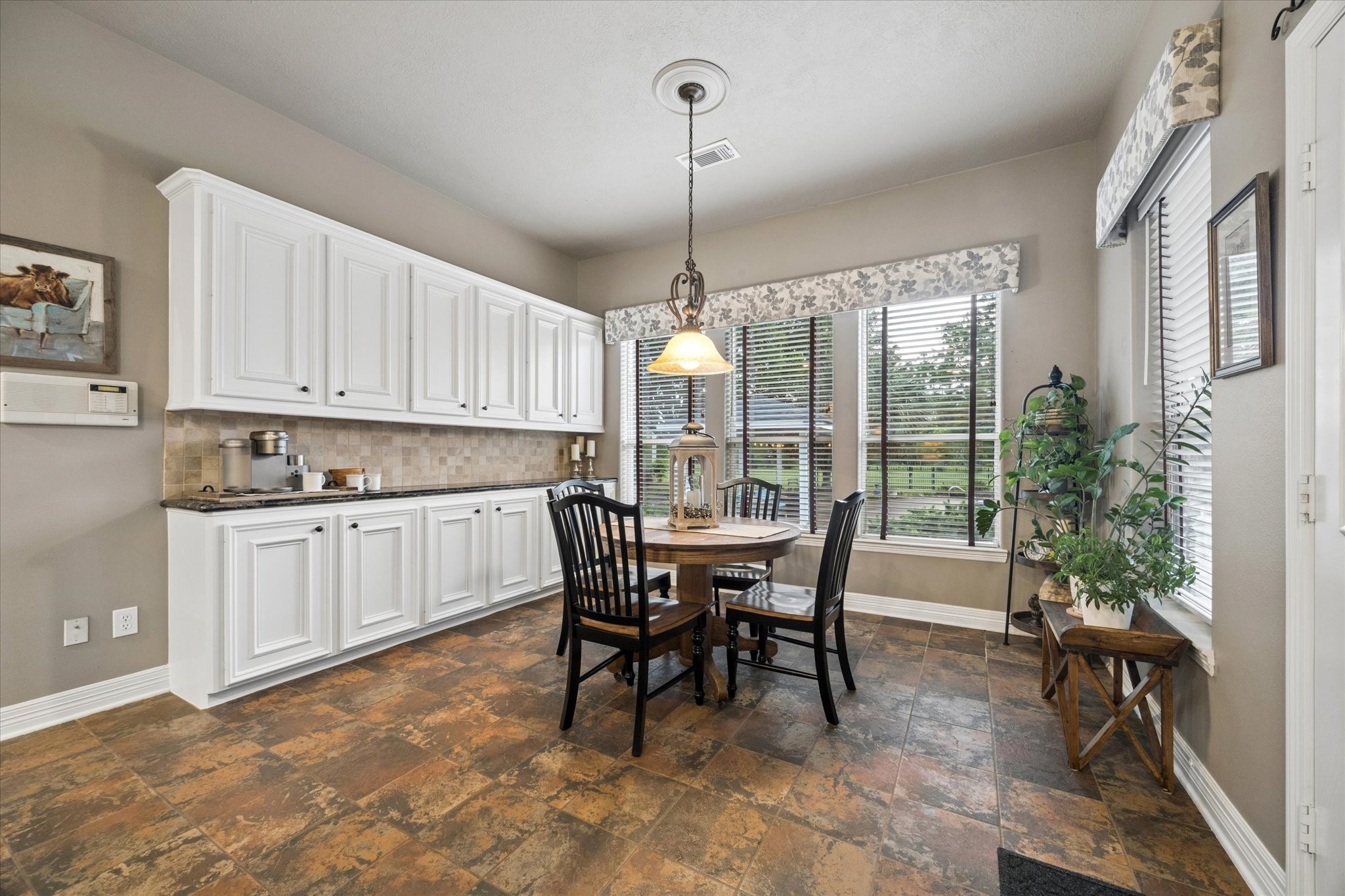 16519 Deerhaven Run Rosharon, TX 77583 - Photo 8 of 47 a dining room with furniture and window