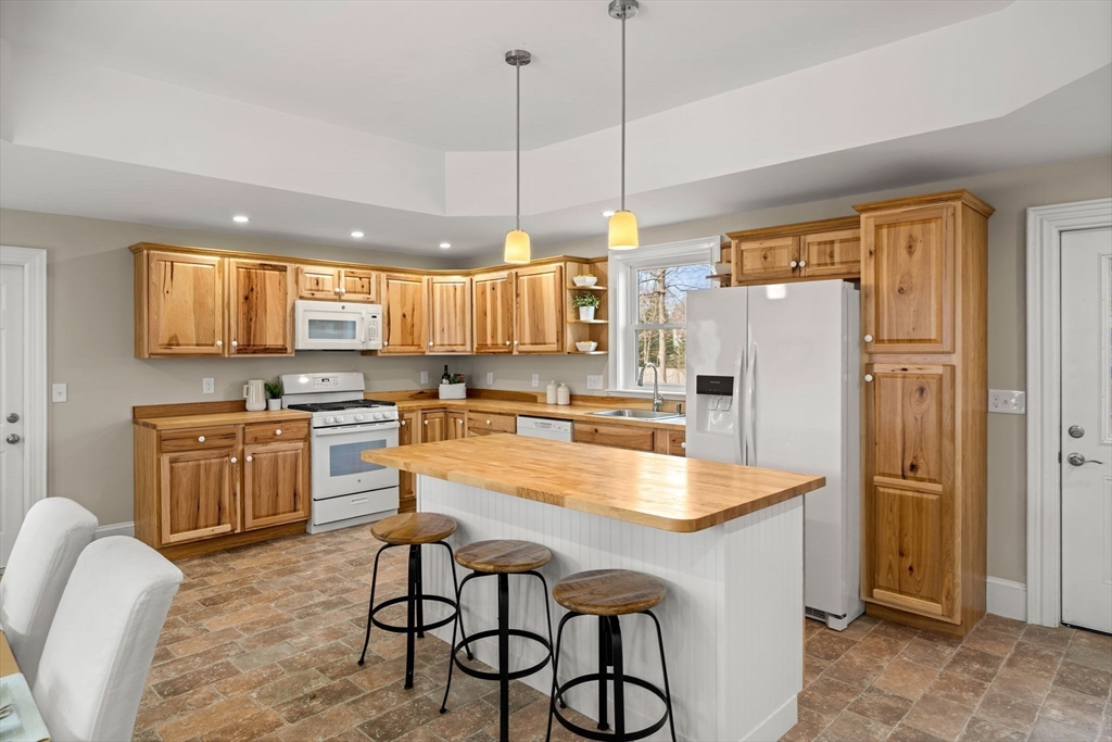 37 School Street Merrimac, MA 01860 - Photo 7 of 42