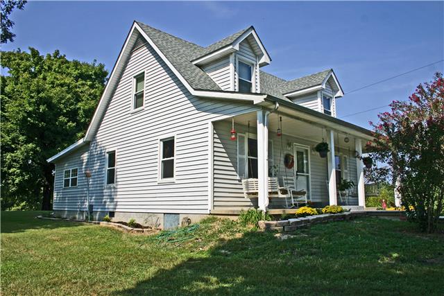 3848 Shiloh Canaan Road Palmyra, TN 37142 - Photo 4 of 19 This is a BIG House