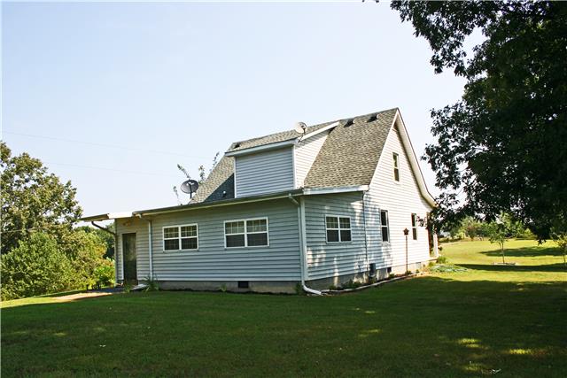 3848 Shiloh Canaan Road Palmyra, TN 37142 - Photo 5 of 19 New 30 Year Roof. Walk out your back door and relax under the HUGE OLD Maple Tree.