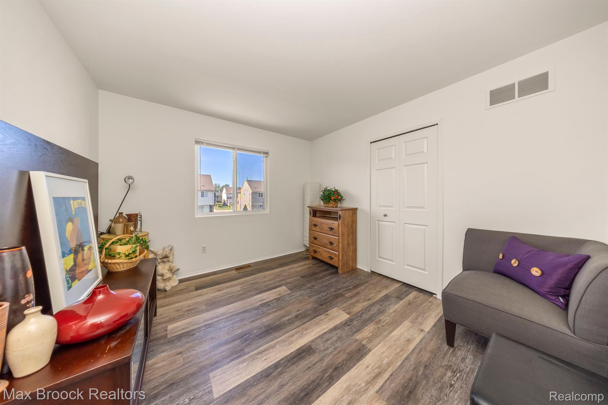 31331 Cedar Ridge Lane Madison Heights, MI 48071 - Photo 31 of 53 Gallery Image 31