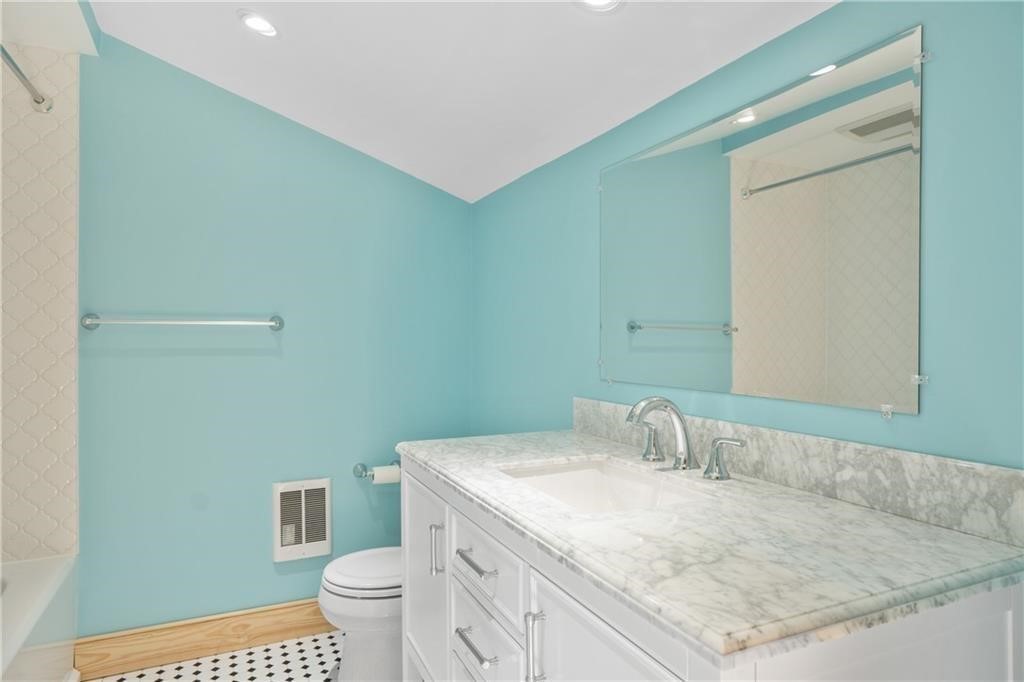 2930 Main Road Tiverton, RI 02878 - Photo 15 of 21