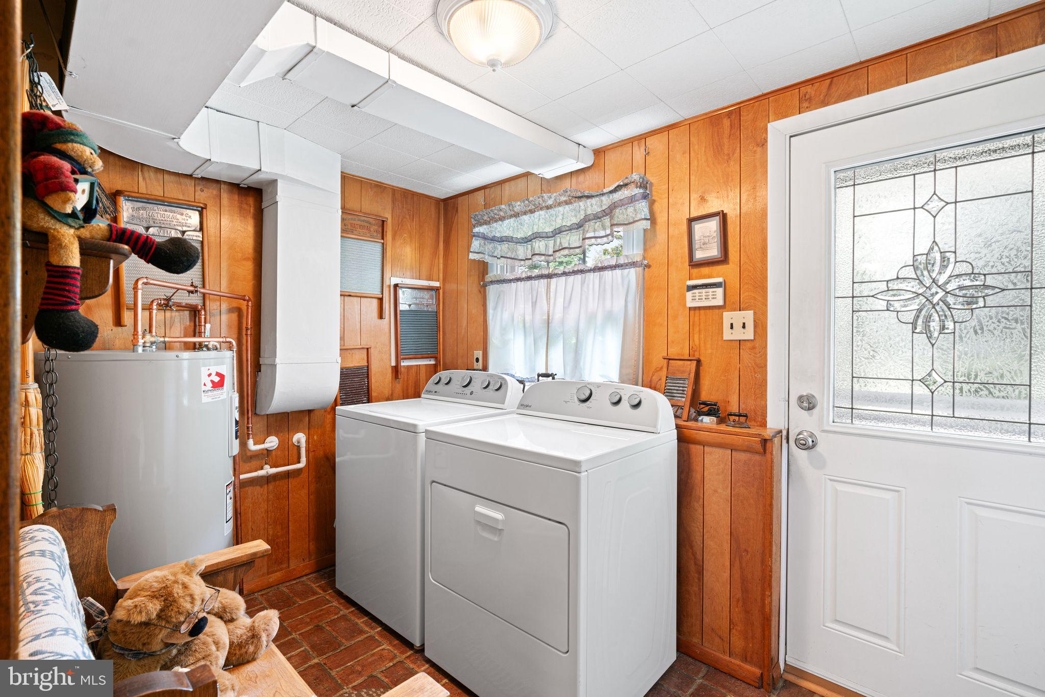 604 Davis Road Barrington, NJ 08007 - Photo 18 of 30 a utility room with dryer and washer
