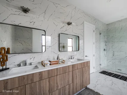 $850,000 | 4840 South Dorchester Avenue, Unit 4, Chicago, IL 60615