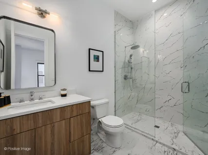 $850,000 | 4840 South Dorchester Avenue, Unit 4, Chicago, IL 60615