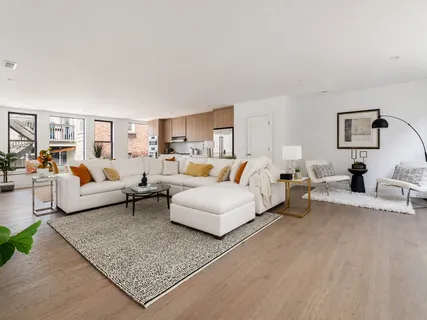 $850,000 | 4840 South Dorchester Avenue, Unit 4, Chicago, IL 60615