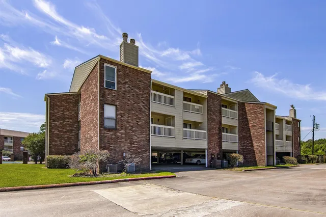 $61,800 | 2501 Gulf Freeway, Unit 269B, Dickinson, TX 77539
