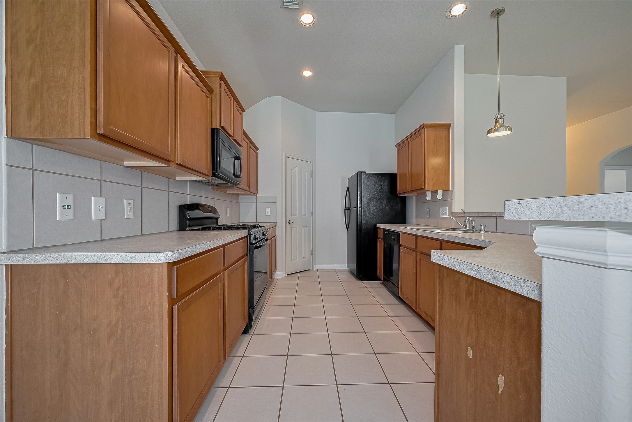 21406 Rioja Bluff Lane Katy, TX 77449 - Photo 8 of 41