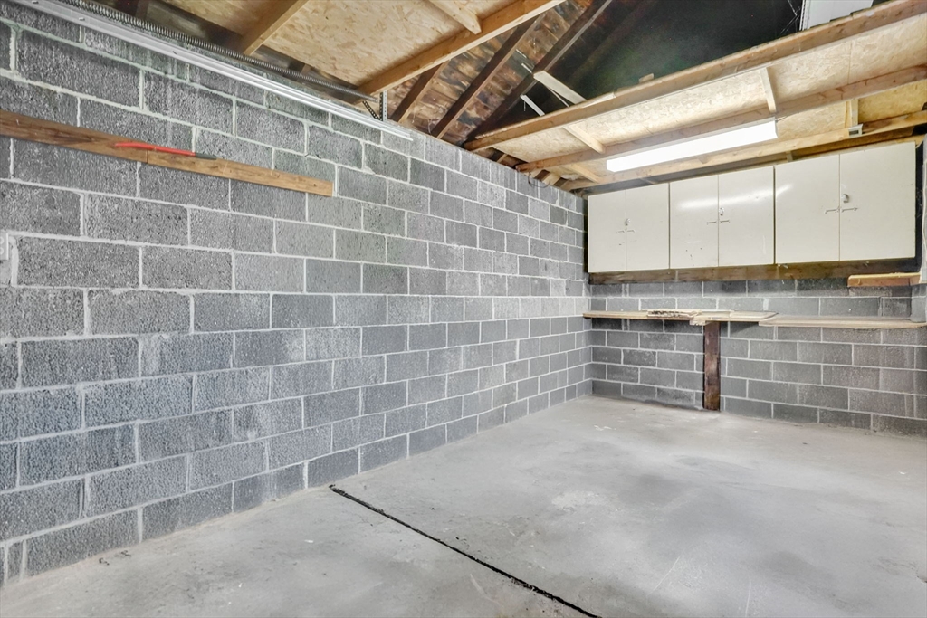 238 Merrimac Avenue Springfield, MA 01104 - Photo 35 of 37 a view of empty room