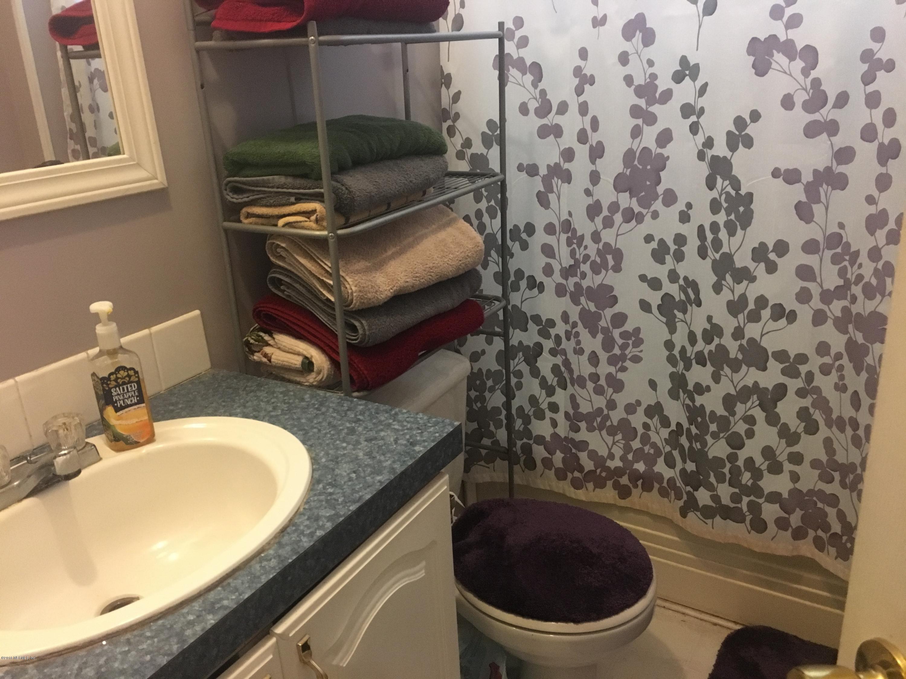 6790 Ira Starling Road Macclenny, FL 32063 - Photo 9 of 14 Hallway bathroom