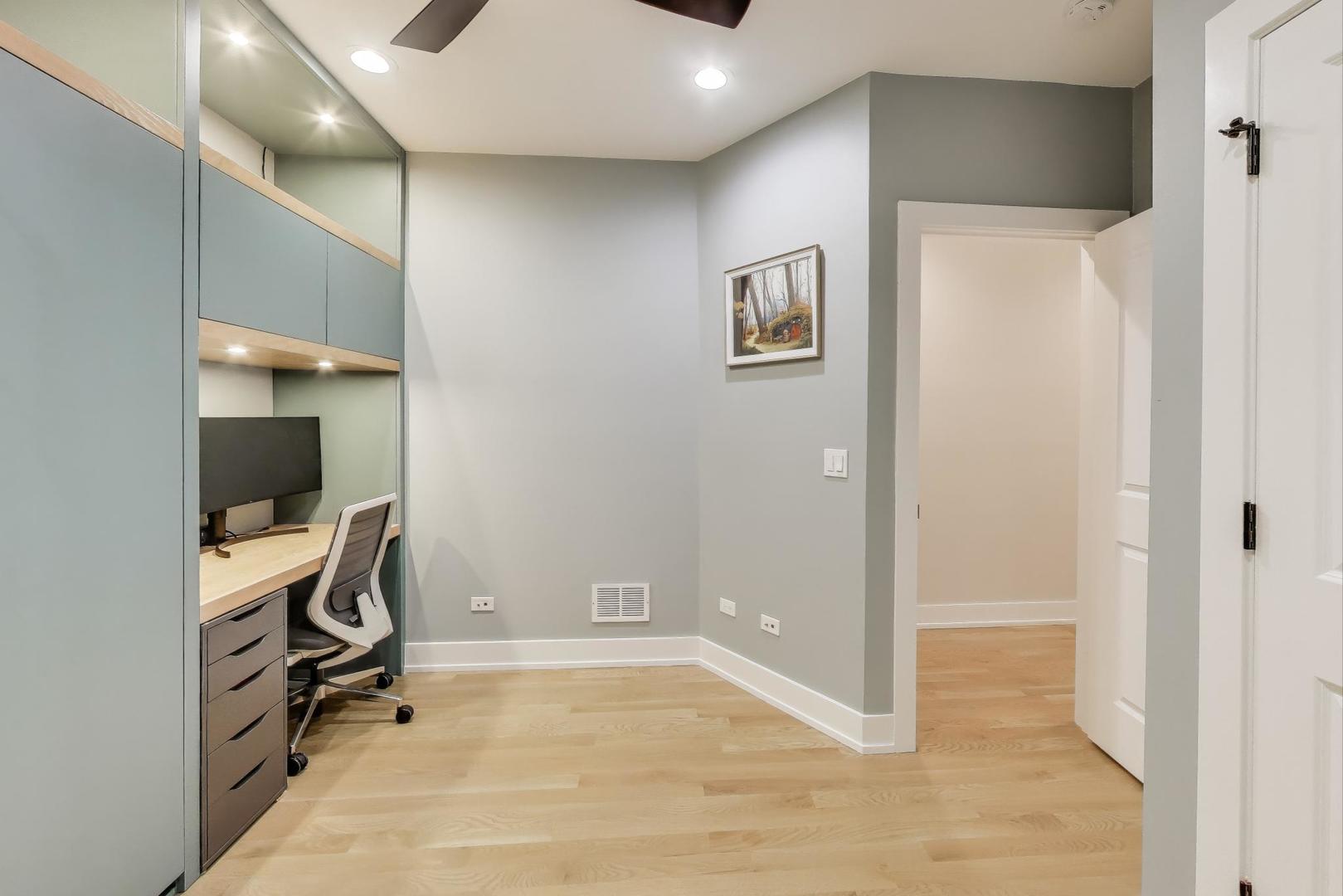 3533 North Fremont Street, Unit 2 Chicago, IL 60657 - Photo 16 of 30