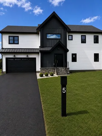 $1,899,900 | 5 Haven Lane, Wayland, MA 01778