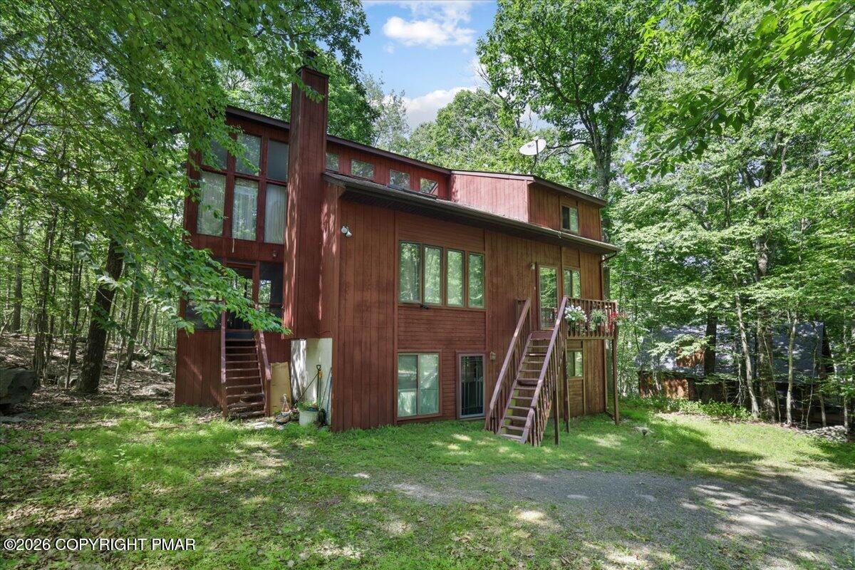 158 Saunders Drive Bushkill, PA 18324 - Photo 2 of 75 2- Front of the house