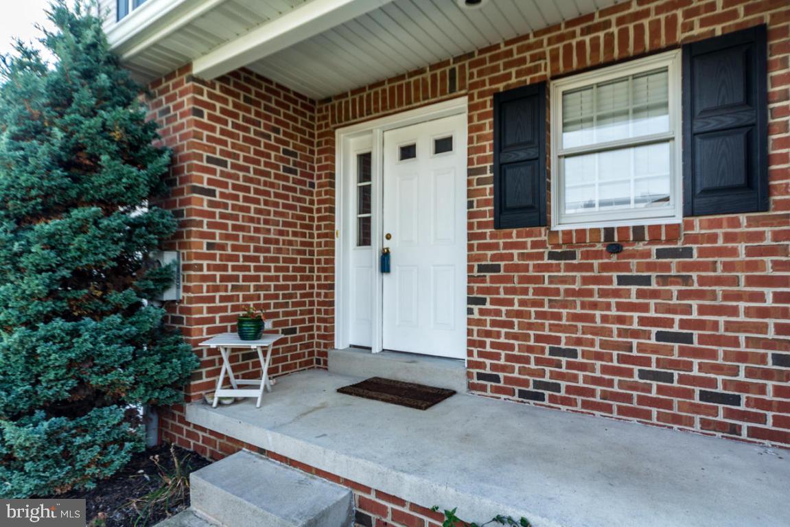 27 Spring Street Mountville, PA 17554 - Photo 2 of 27 Gallery Image 2