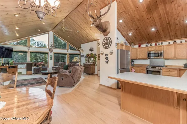 $890,000 | 493 Rim Drive, Moyie Springs, ID 83845
