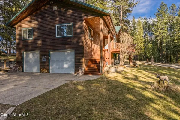 $890,000 | 493 Rim Drive, Moyie Springs, ID 83845
