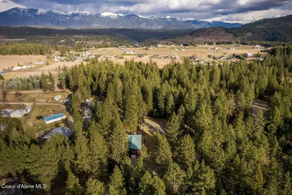 $890,000 | 493 Rim Drive, Moyie Springs, ID 83845