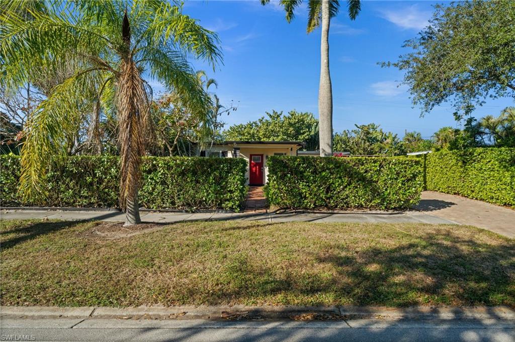 715 10th Street North Naples, FL 34102 - Photo 14 of 15
