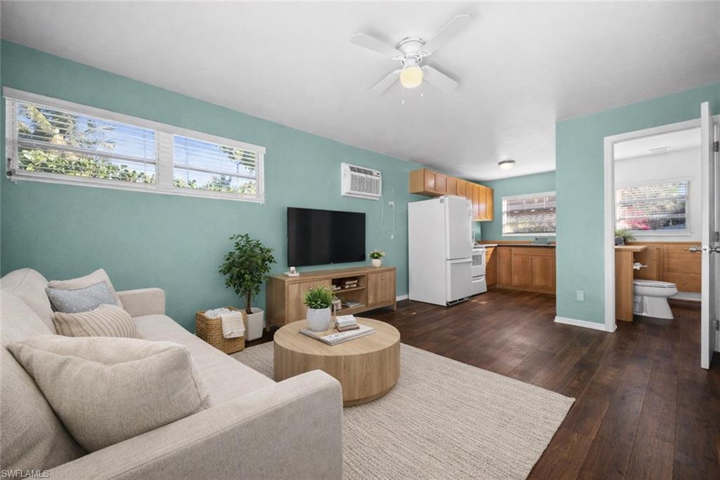 715 10th Street North Naples, FL 34102 - Photo 10 of 15 Virtually enhanced images