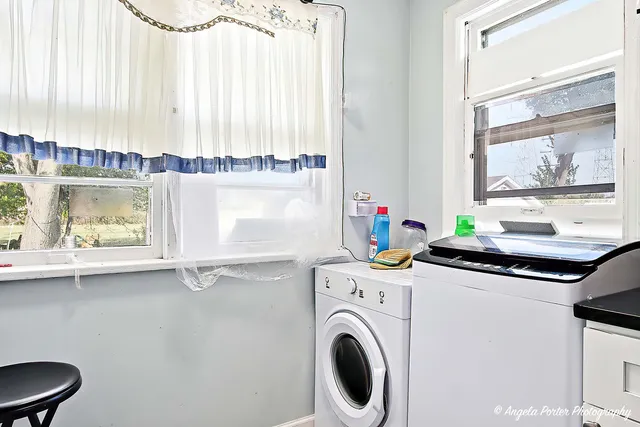 a view of washer and dryer sitting in a kitchen