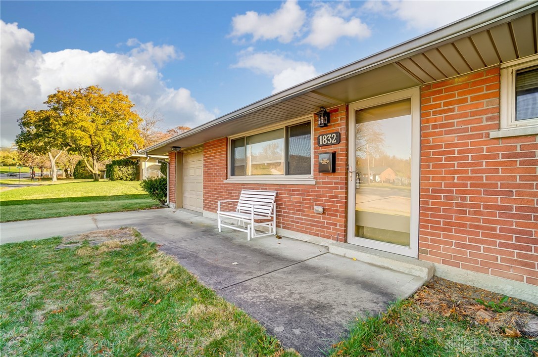 1832 West Stroop Road Dayton, OH 45439 - Photo 4 of 27 Gallery Image 4