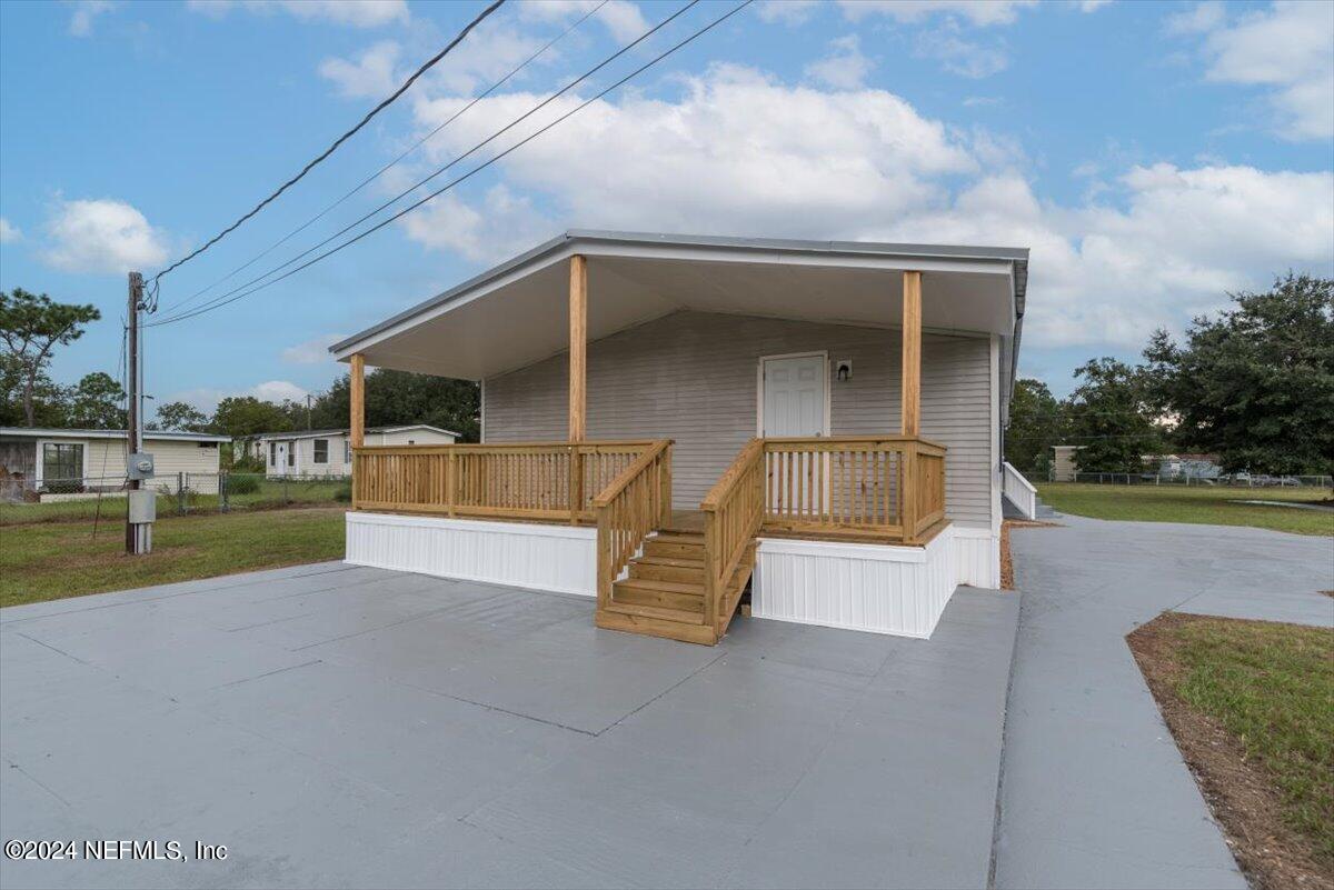 1994 Rose Ridge Court Middleburg, FL 32068 - Photo 34 of 43 Porch