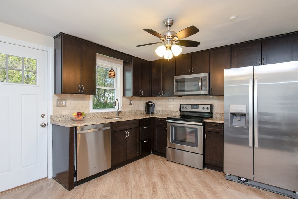 36 Smith Road Randolph, MA 02368 - Photo 4 of 19 Gallery Image 4