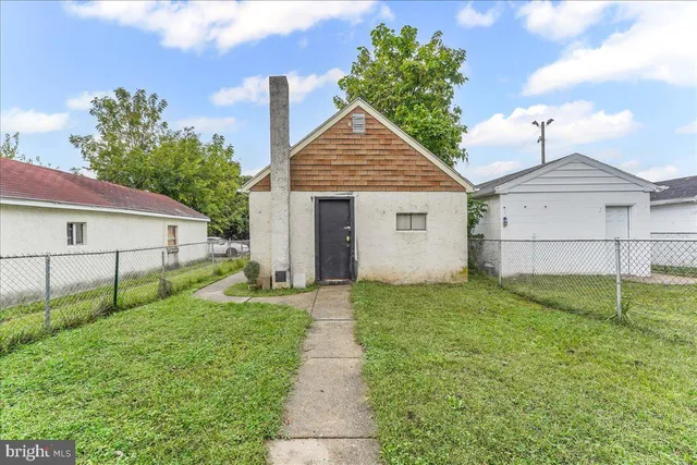 $2,000 | 632 Taylor Avenue, Upper Chichester, PA 19061