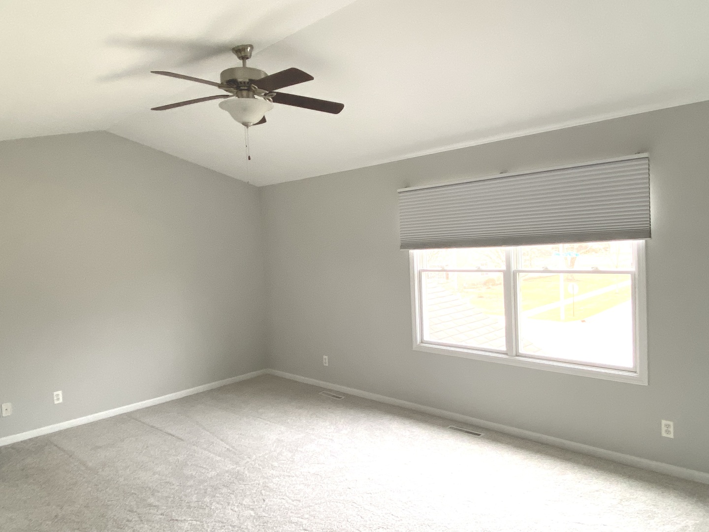 488 Spring Ridge Drive Crystal Lake, IL 60012 - Photo 3 of 5 an empty room with a window