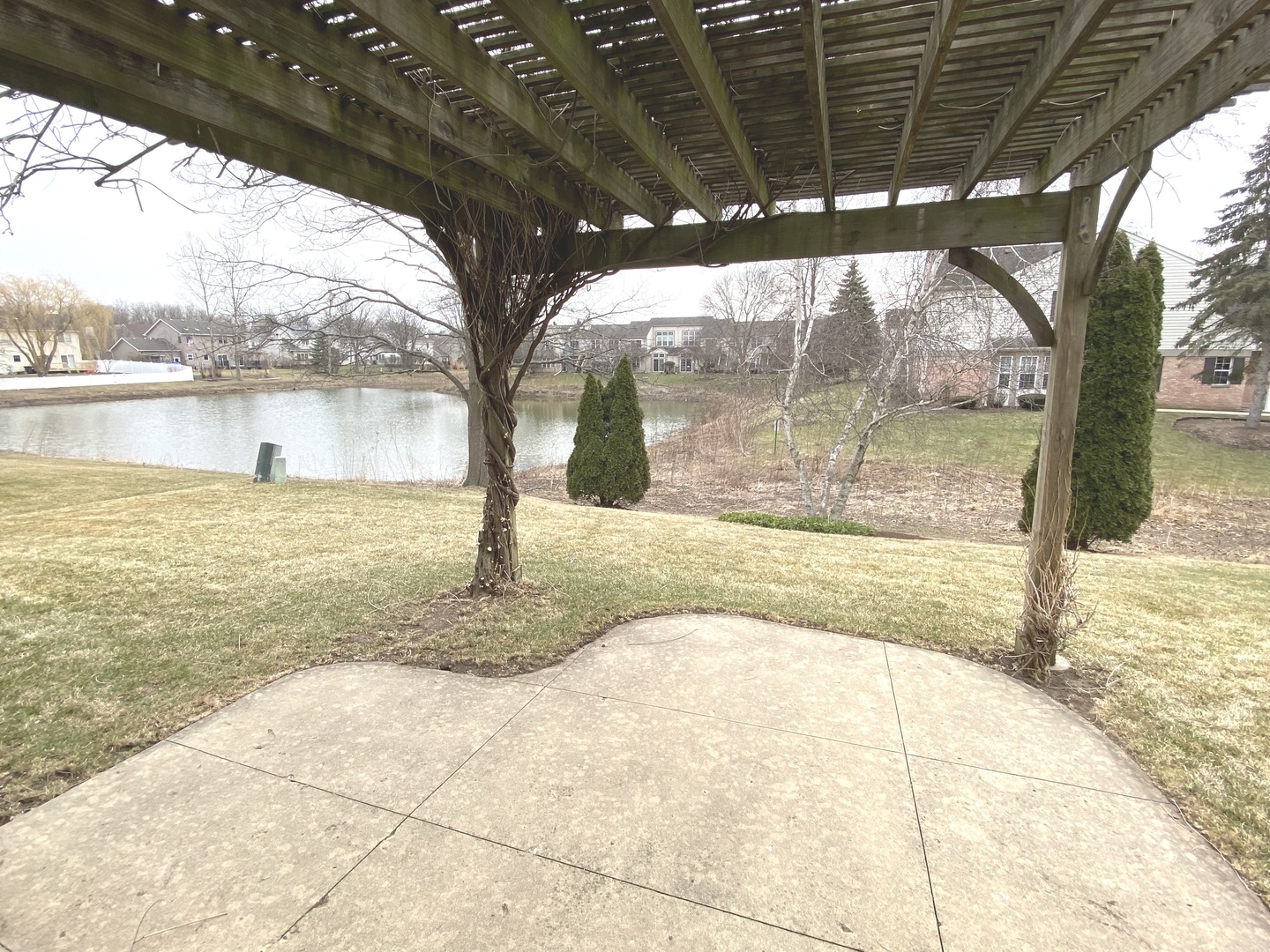 488 Spring Ridge Drive Crystal Lake, IL 60012 - Photo 5 of 5 a swimming pool with yard